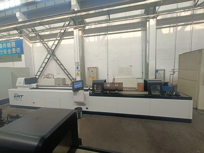 Oil cylinder honing processing site 2